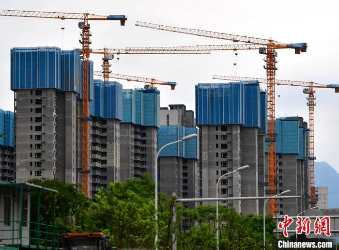 福建福州，正在建設(shè)中的房地產(chǎn)樓盤。 a target='_blank' href='http://www.chinanews.com/'中新社/a記者 張斌 攝