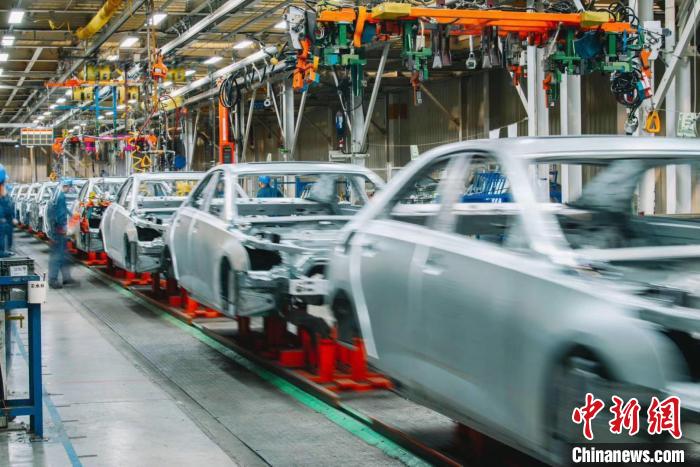 2020年煙臺(tái)開(kāi)發(fā)區(qū)生產(chǎn)整車近70萬(wàn)輛。(資料圖) 煙臺(tái)開(kāi)發(fā)區(qū)管委會(huì)供圖