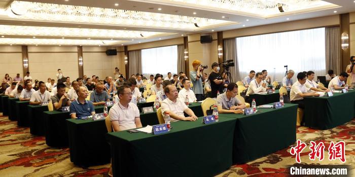 圖為產(chǎn)業(yè)發(fā)展論壇。朱世剛 攝