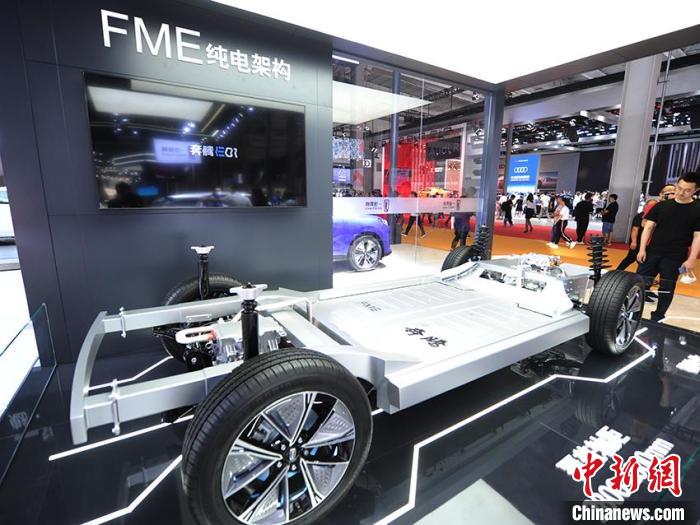 車企展示新能源技術(shù)。劉棟 攝