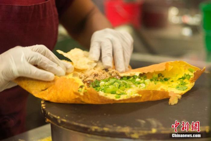 資料圖：中式煎餅。 a target='_blank' href='http://www.chinanews.com/'中新社/a記者 廖攀 攝
