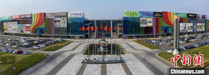 中國童裝城 張棟 攝