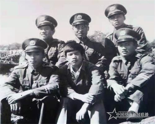 圖7 老松嶺隧道守衛(wèi)部隊(duì)的戰(zhàn)士_看圖王.jpg