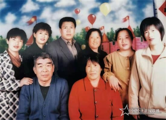 圖10 趙玉蓮全家福_看圖王.jpg