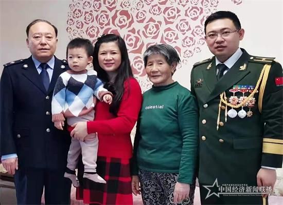 圖11 左一李英，左二趙玉蓮曾外孫，左三孫麗霞，左四趙玉蓮，左五趙玉蓮?fù)鈱O_看圖王.jpg