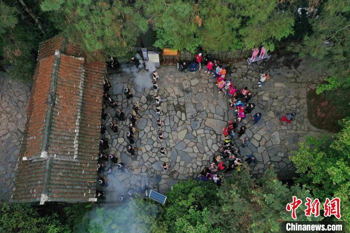 資料圖：貴州岜沙苗寨。吳德軍 攝