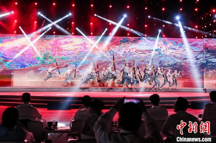 圖為開幕式現(xiàn)場的文藝表演。主辦方供圖