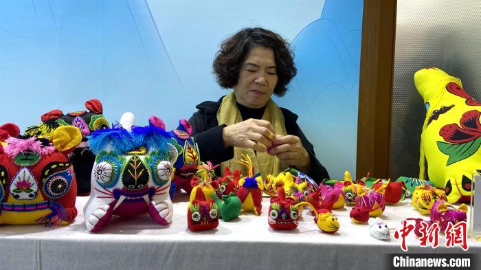 山東省人民政府11日召開(kāi)“全面小康奮進(jìn)山東”主題系列新聞發(fā)布會(huì)濱州專(zhuān)場(chǎng)。孫婷婷 攝