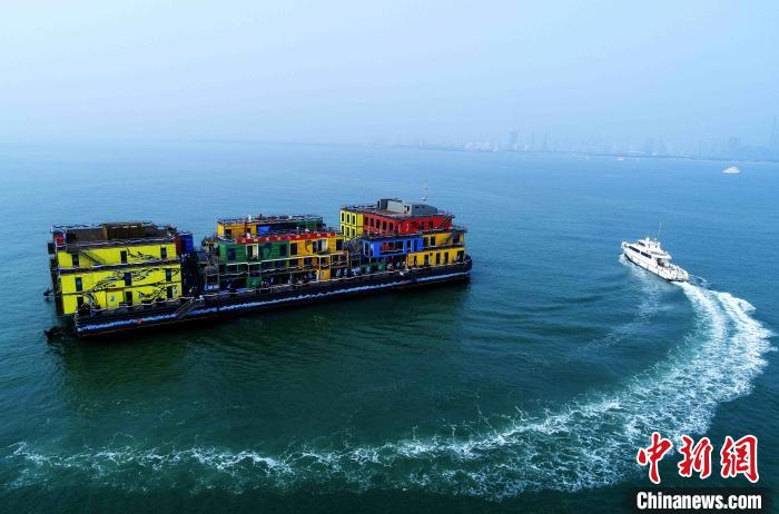 全國最大海洋牧場多功能配套平臺“海上牧歌”。日照海洋發(fā)展局供圖