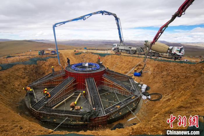 資料圖為該風(fēng)電場建設(shè)現(xiàn)場。中國電建集團(tuán)成都勘測設(shè)計(jì)研究院有限公司 供圖