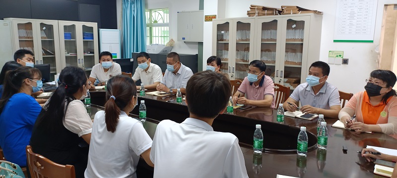 實(shí)踐團(tuán)與保亭縣林業(yè)局、生態(tài)環(huán)境局座談、交流.jpg