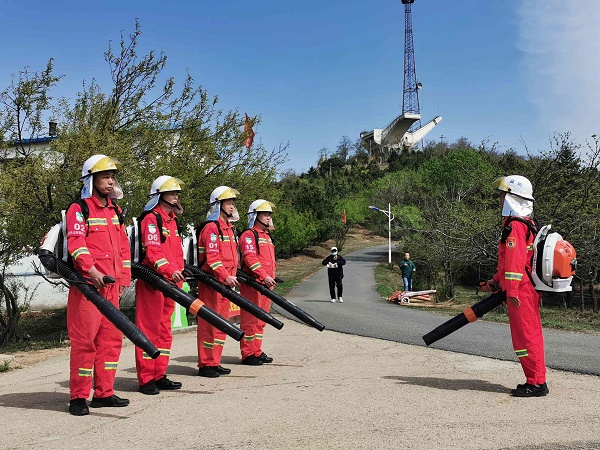 林業(yè)消防   崔振武.jpg