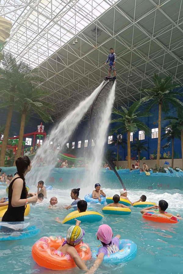 溫泉度假區(qū)   付立新.jpg