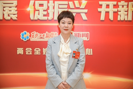 黑龍江省人大代表、黑龍江中朗文化集團(tuán)董事長 陳嘉.jpg