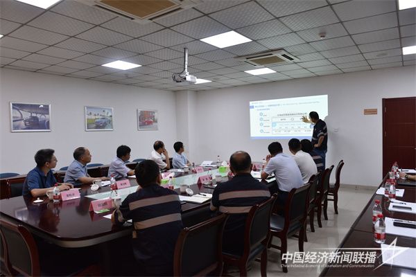 學(xué)院領(lǐng)導(dǎo)與合肥長安汽車有限公司座談_new(1).jpg