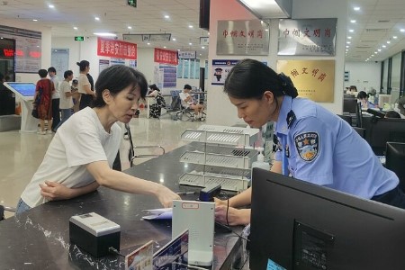 證件損壞心急如焚 福安公安綠色通道為民解憂.jpg