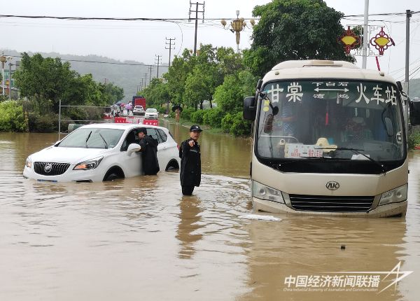 20231221  梁健強(qiáng)：從軍營(yíng)到警營(yíng)1.jpeg