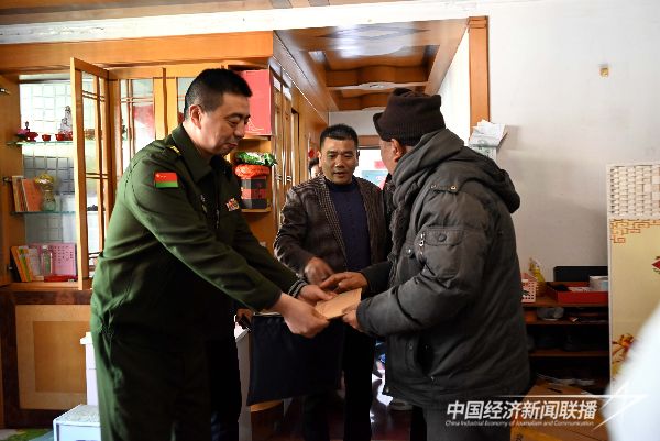 20240111  寧德時(shí)代慰問(wèn)部分困難殘疾（重?。┩艘圮娙思安糠掷щy“三屬”2.jpeg