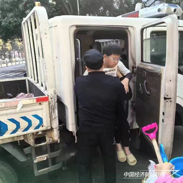 20240219  “三心”服務(wù)——廈門城管人的新春假期8.jpg?v=1708313609