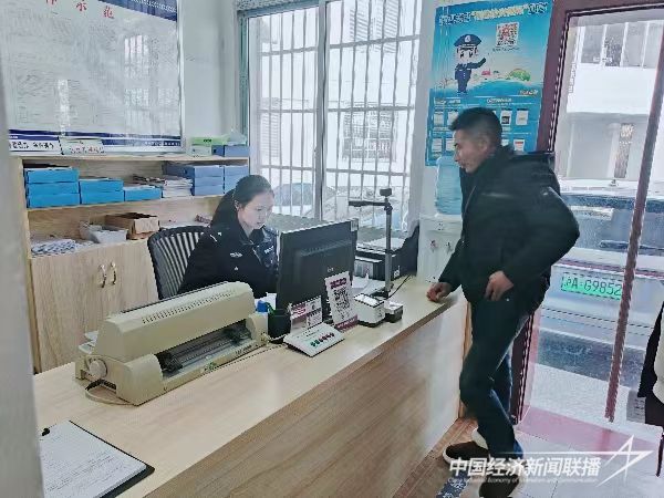 20240218  “春節(jié)我在崗”犀溪派出所守護(hù)安全在路上3.jpg?v=1708313530