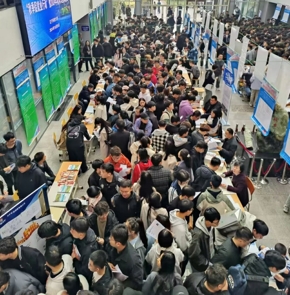 送進(jìn)校園2.jpg?x-oss-process=style/water