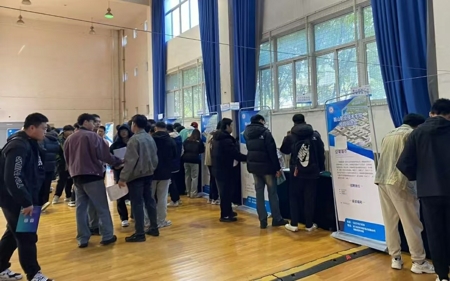 送進(jìn)校園1.jpg?x-oss-process=style/water